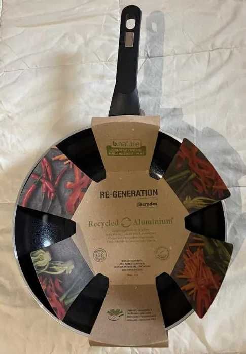 2 Frigideiras WOK e Tampa c/ 28 cm "Re-Generation Berndes® (Estrear)