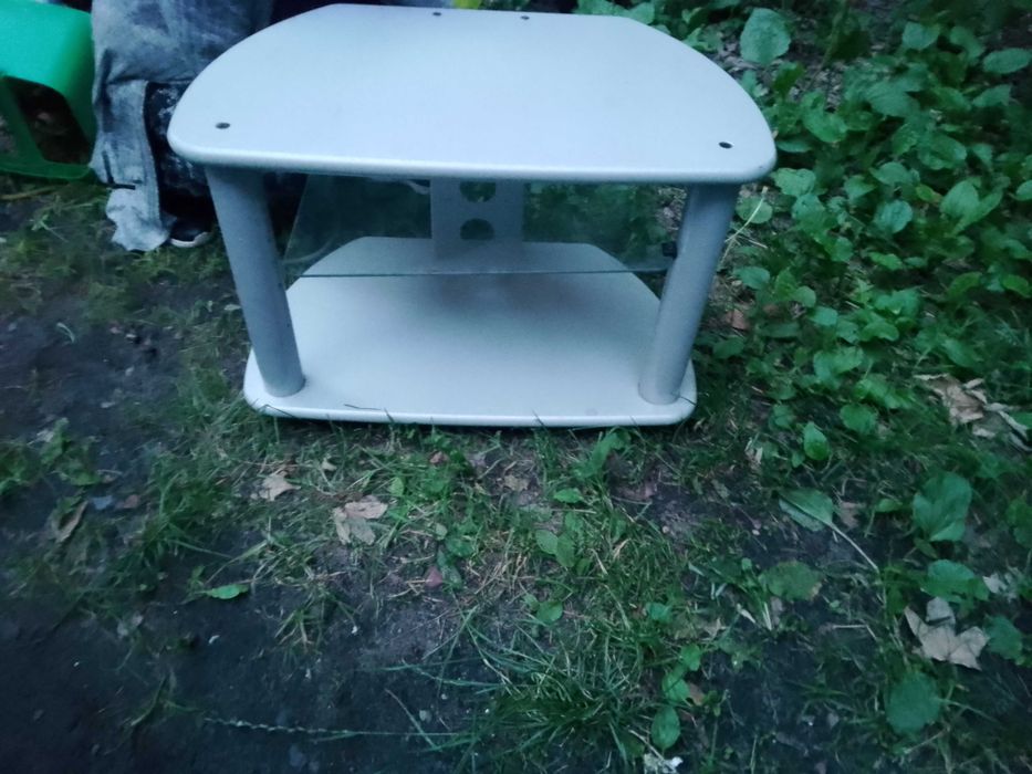 Stolik  pod  telewizor