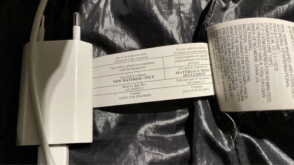 Casaco Geox Respira, de penas, com gorro. Tamanho S.