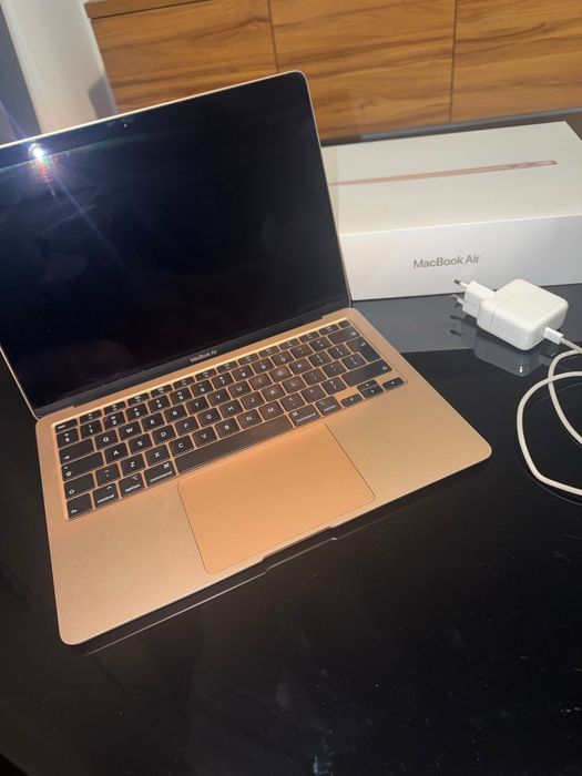 MacBook Air 13" (2020) | Intel i3 / 8GB RAM / 256GB SSD | Złoty (Gold) | Box