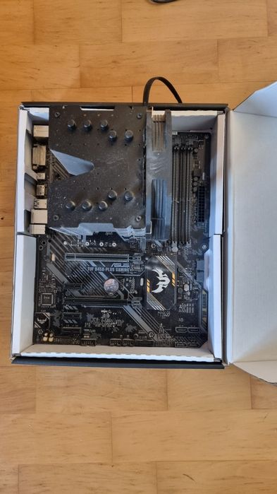 AMD ryzen 5 3600 + Asus B450 gaming plus + 2x8 GB RAM + Fortis 3