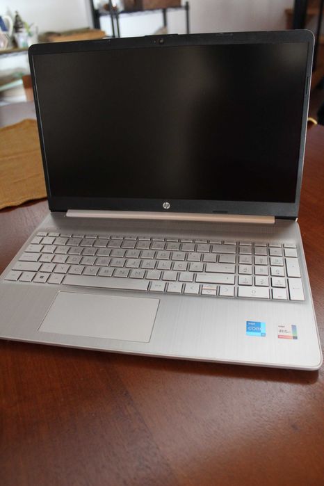 Computador portátil HP + teclado e rato sem fios436852484903413761