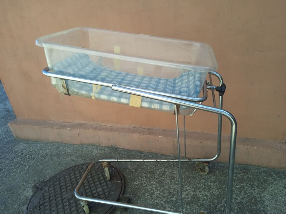 Кроватка детская  кувез медицинская