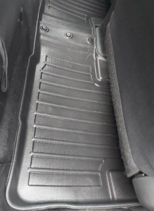 Коврики з ВИСОКИМИ БОРТИКАМИ в салон та багажник Є на всі марки Гумові