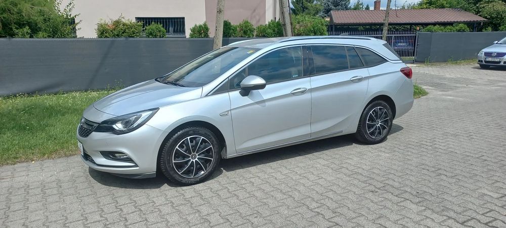 Opel Astra 2016-zarejestrowany-bezwypadkowy