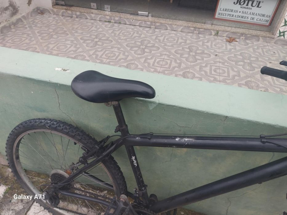 Vende se bicicleta