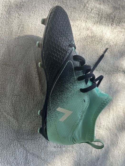 Chuteiras adidas tamanho 35