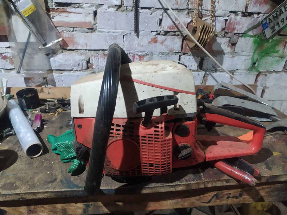 Продам бензопилу б у рабочая