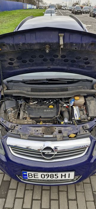 Opel Zafira 1.6 turbo, бензин-газ.