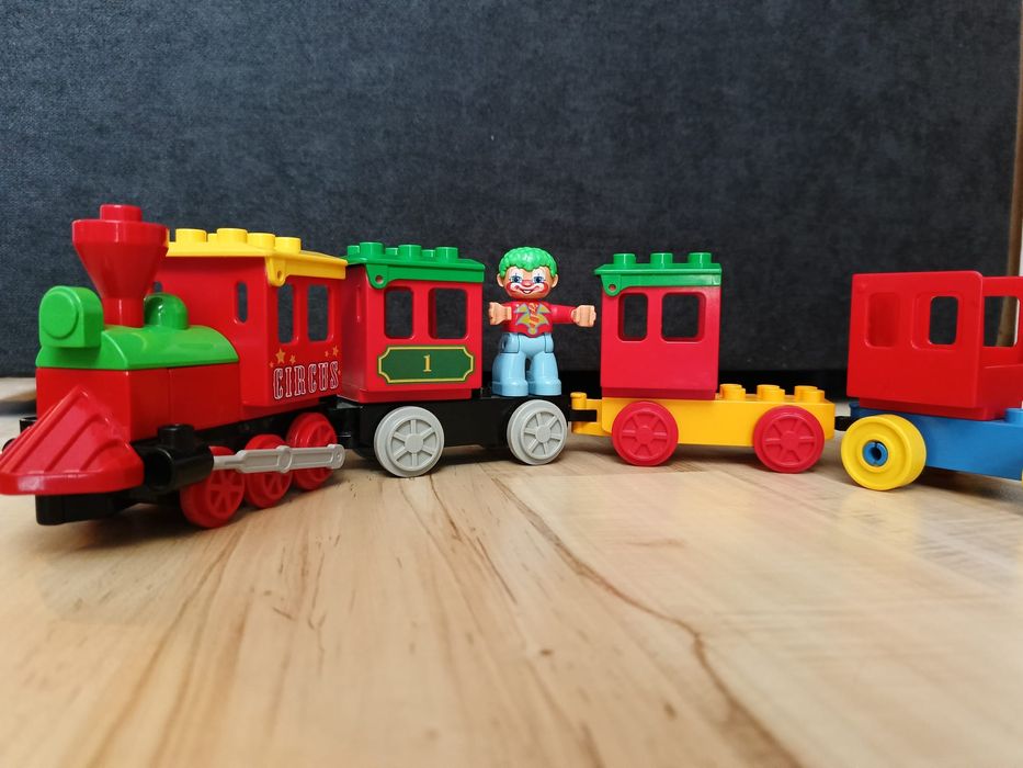 LEGO DUPLO pociąg cyrkowy