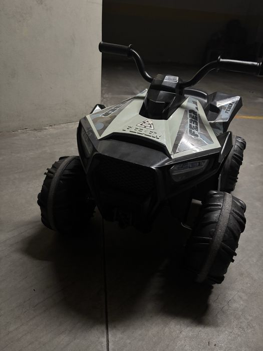 Vendo moto 4 a bateria