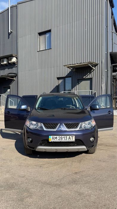 Mitsubishi Outlander 2008 • Автомат • 4х4