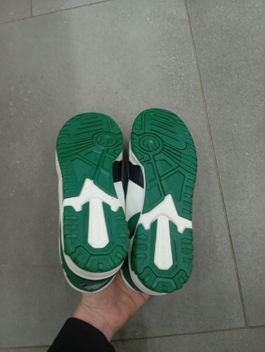 Продам New Balance 550