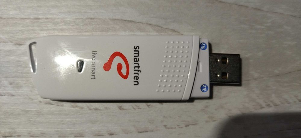 CDMA модем ZTE AC81B