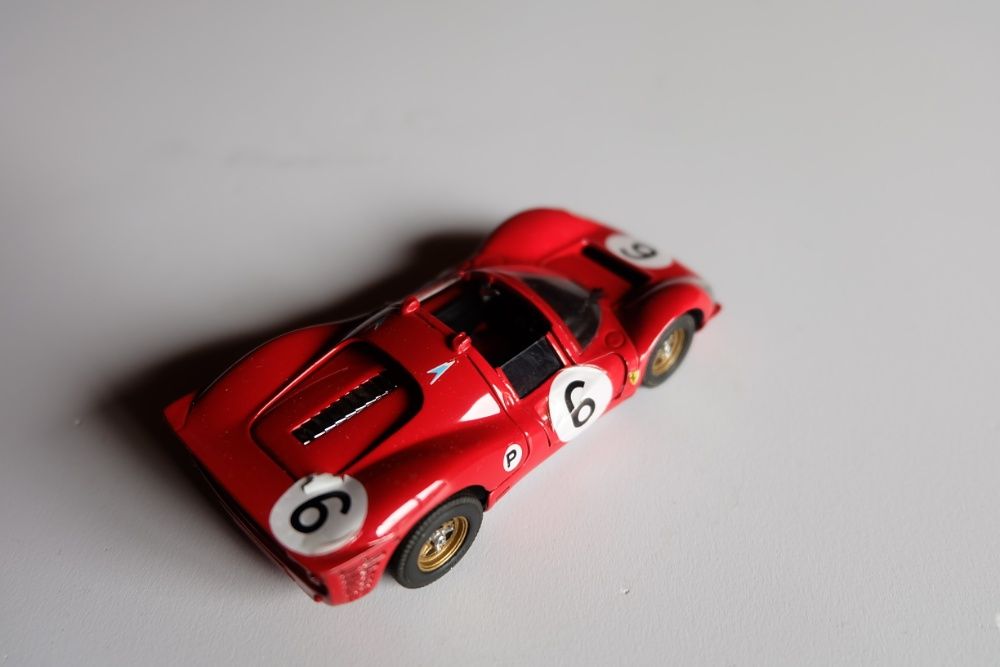 Miniatura Ferrari 330 P4