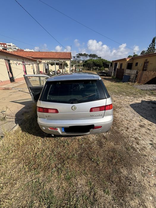 Alfa Romeo 145 1.4 Twin Spark 16V – Clássico Italiano — fotografia 3