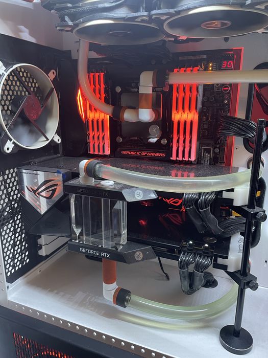2x rtx 2080ti strix oc + 2x ek quantum vector d-rgb oraz masa dodatków