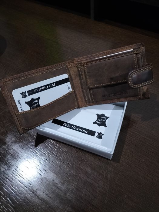 Carteira em pele castanho escuro  RFID