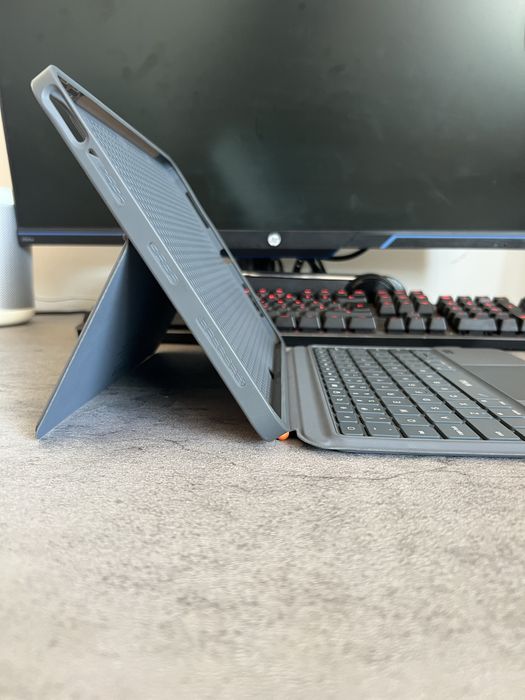 Capa teclado para ipad air M1+ caneta.