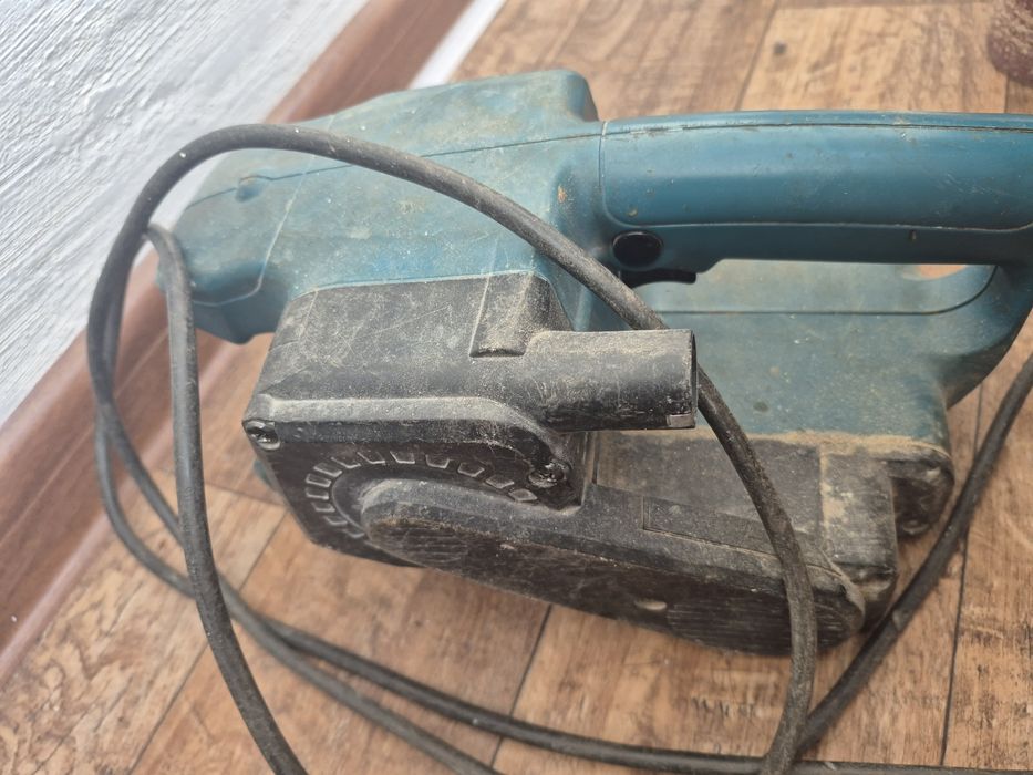 Стрічкова Шліфовочна машинка Makita