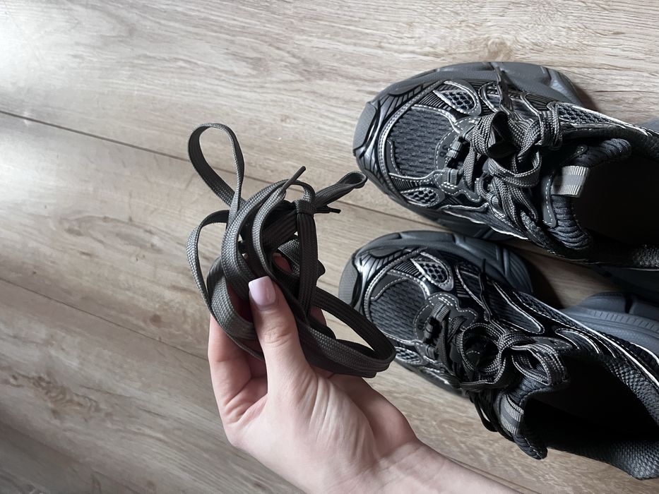 Кросівкі під бренд баленсіага