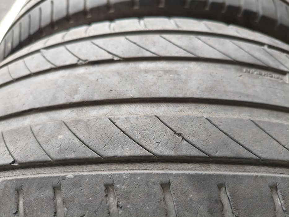 Pneus Michelin usados 215/50 R17