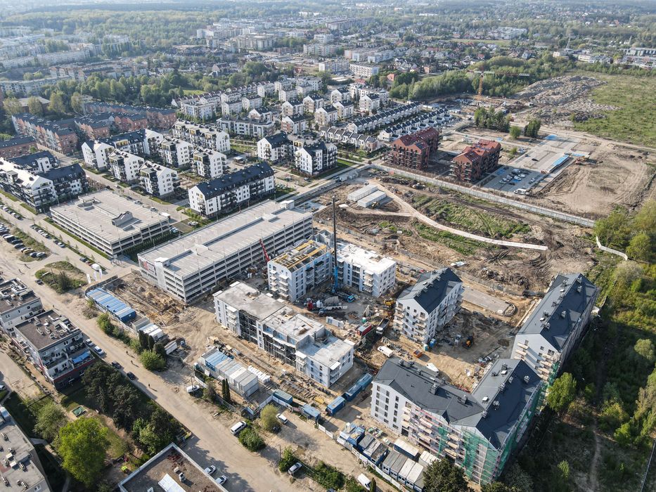 Usługi dronem, dron: filmowanie, fotografia. Nieruchomości, budynki.