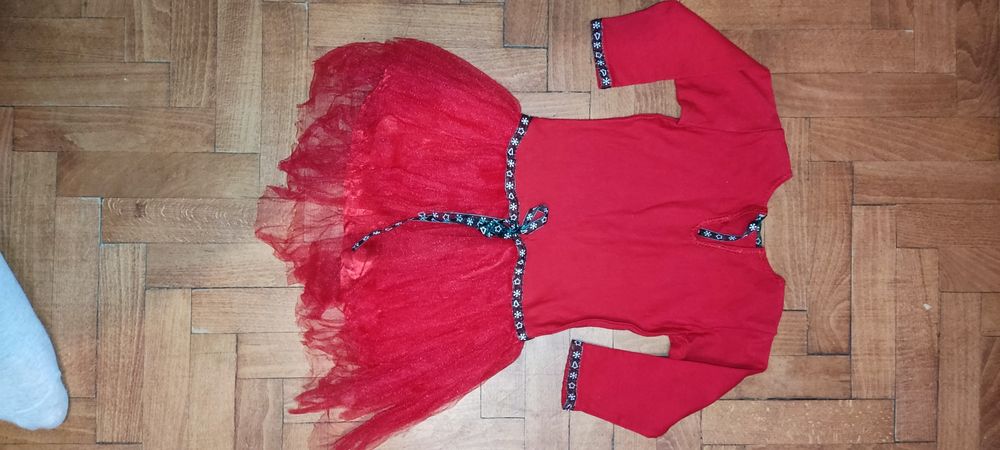 Sukienka na Mikołajki strój karnawałowy