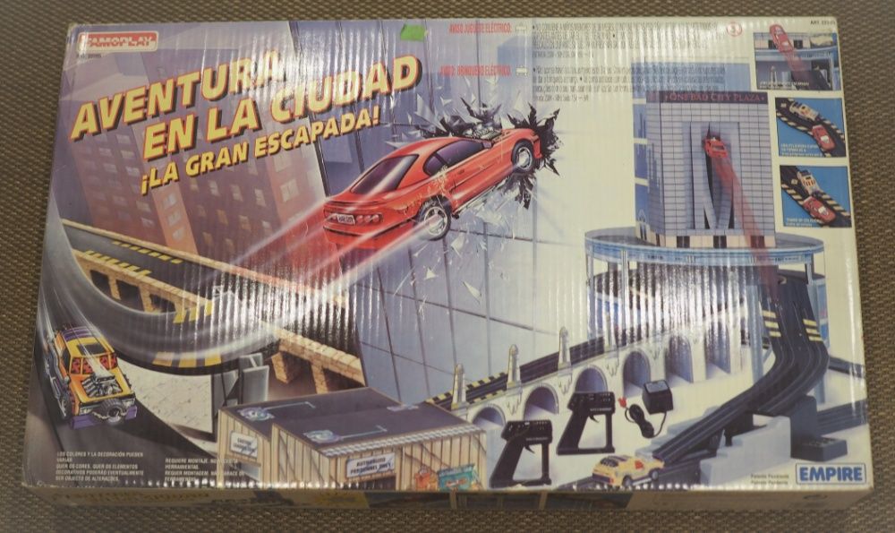 Aventura na Cidade - A grande escapada da Famoplay ref. 22205 - Empire