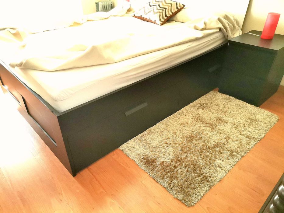Quarto "cama; roupeiro; cómoda vertical e mesas de cabeçeira" Ikea