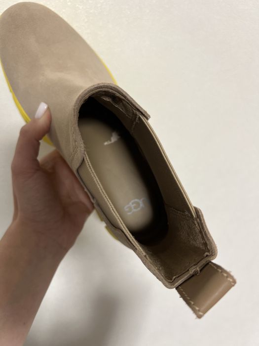 Ботинки жіночі 40 розмір UGG