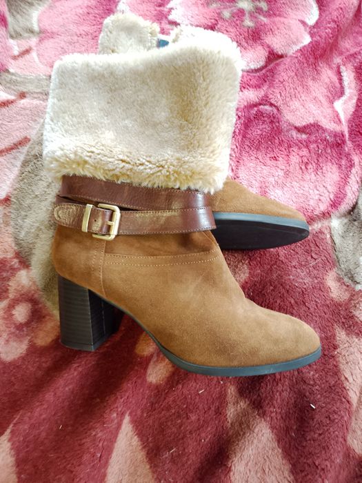 Демісезонні замшеві  черевики як новіботильйони сапожки 37