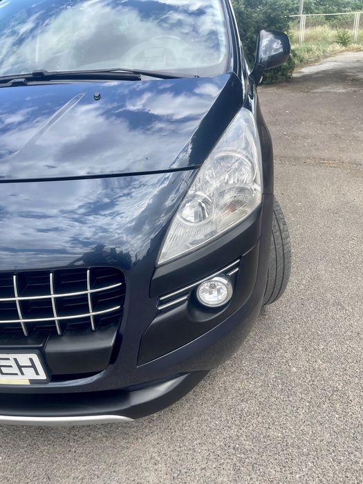 Продам Пежо 3008 2012г. Автомат