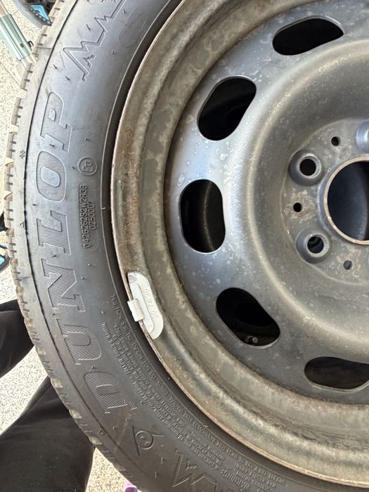 Jantes  ferro bmw com pneus como novos