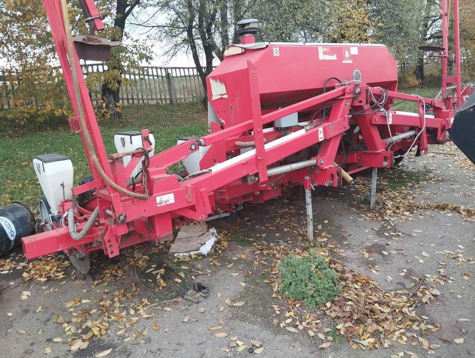 Сівалка пропашна BECKER KP 8, навісна, пневматична, анкерна, 2010 р.в.