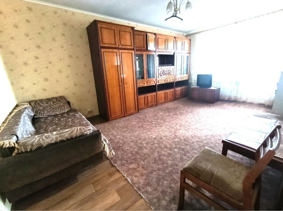 Квартира, первый дом от метро Малышева