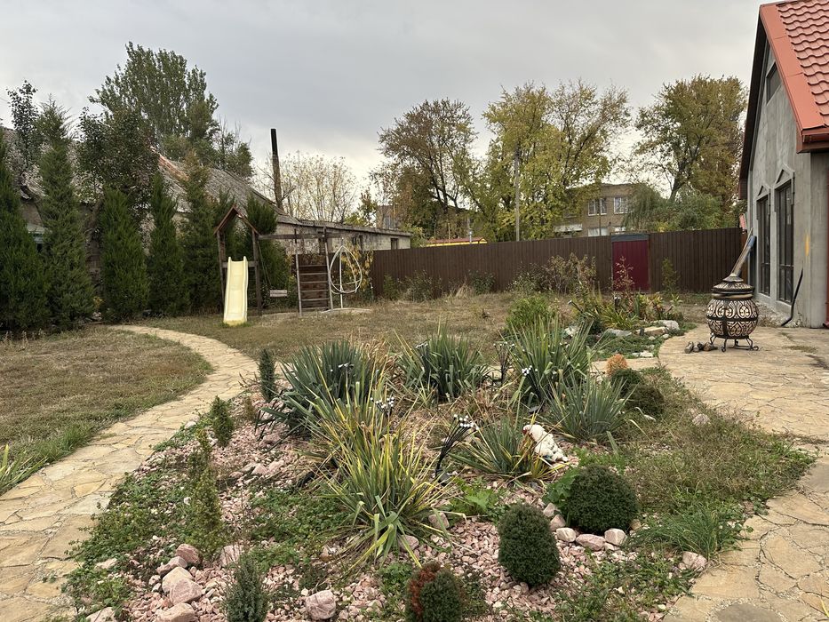 Житловий дім 240м.кв з підвалом - бомбосховищем.