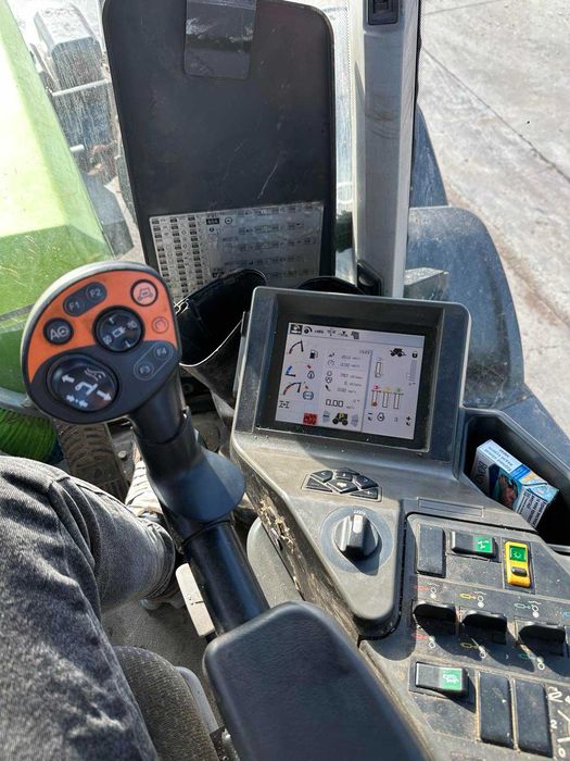 Продається трактор  CLASS Xerion 3800 TRAC