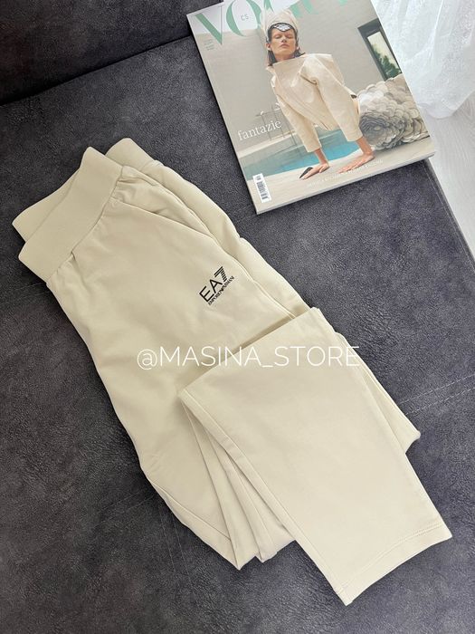 Костюм спортивний жіночий EA7 Emporio Armani M молочний оригінал