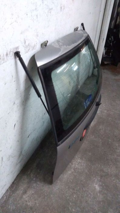 Tampa Da Mala Fiat Punto (176_)