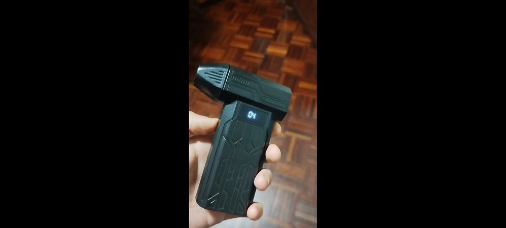 Vendo Mini Soprador Elétrico Limpeza Teclado/PC - Ecrã Digital, Lanterna, USB-C - Como novo