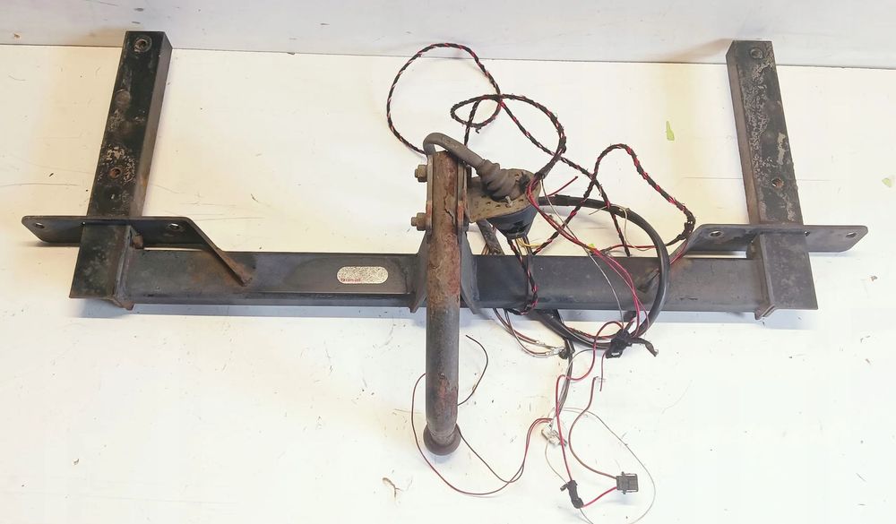 Hak holowniczy Opel Astra J HB