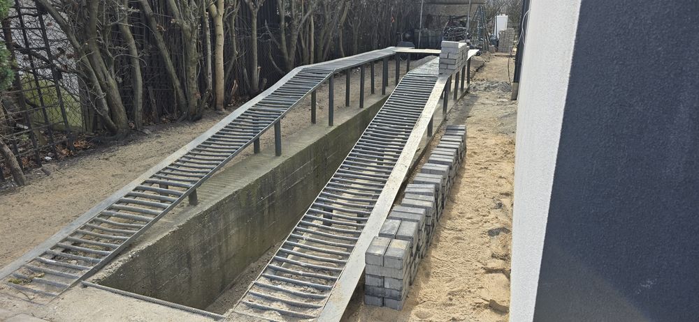 Najazd,kanał samochodowy