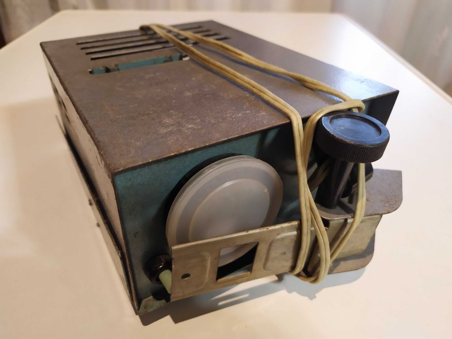 Фільмоскоп ФД-2(діапроектор)дитячий+запасна лампа СССР вінтаж