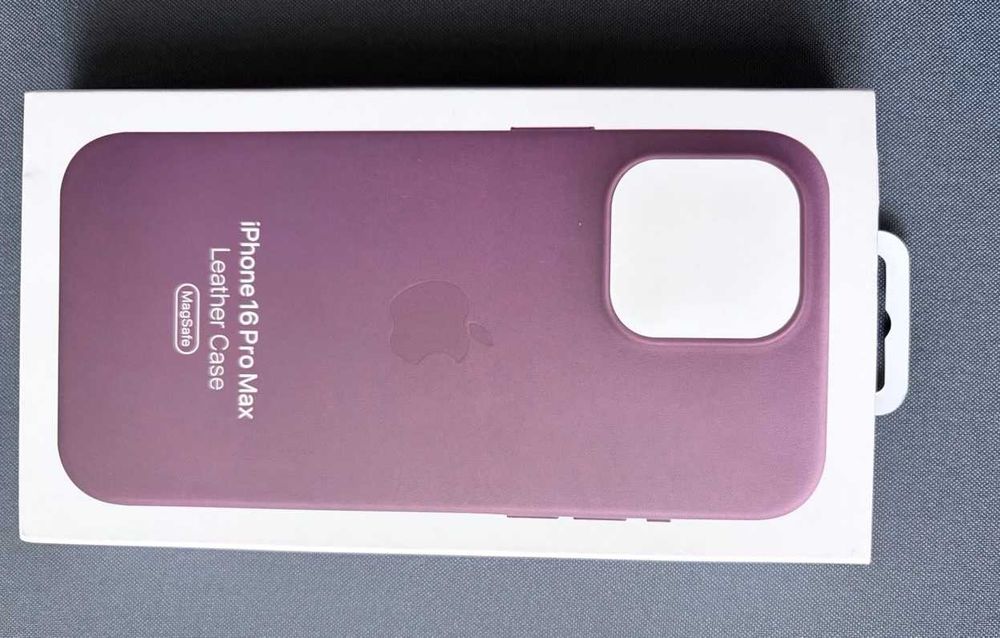 Кожаный чехол-накладка для iPhone 16 Pro max