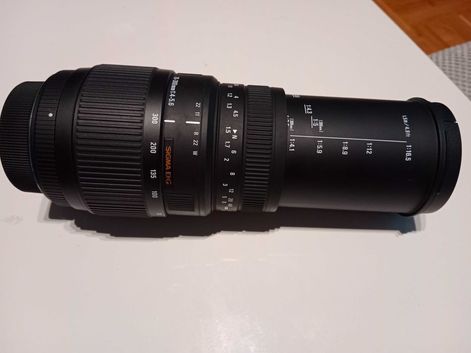 Sprzedam lustrzankę Nikon D3300