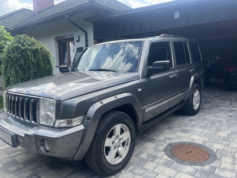 Jeep Commander.