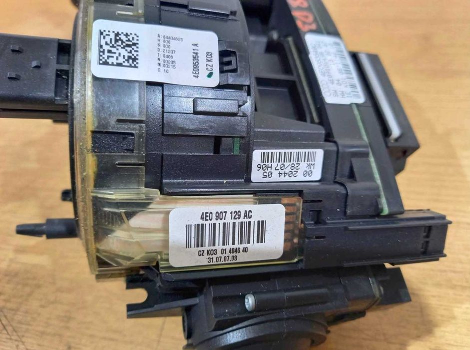 Przełącznik zespolony pająk manetki tempomat taśma AUDI A8 D3