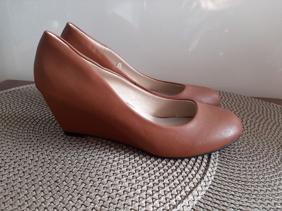 Buty 2 pary skórzane Butik nowe