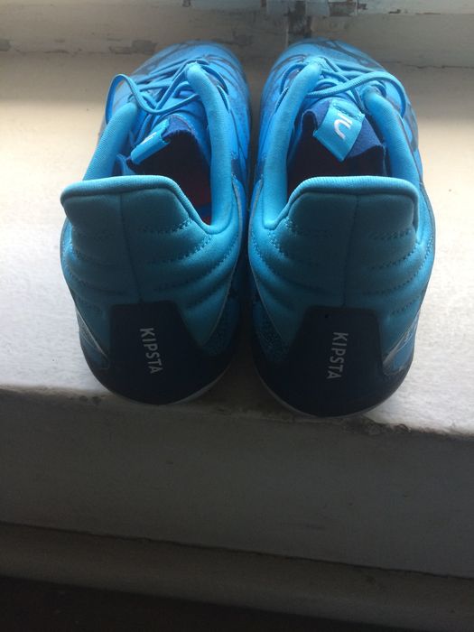 Chuteira Azul Aquário de Futebol - Pouco Uso - Relva